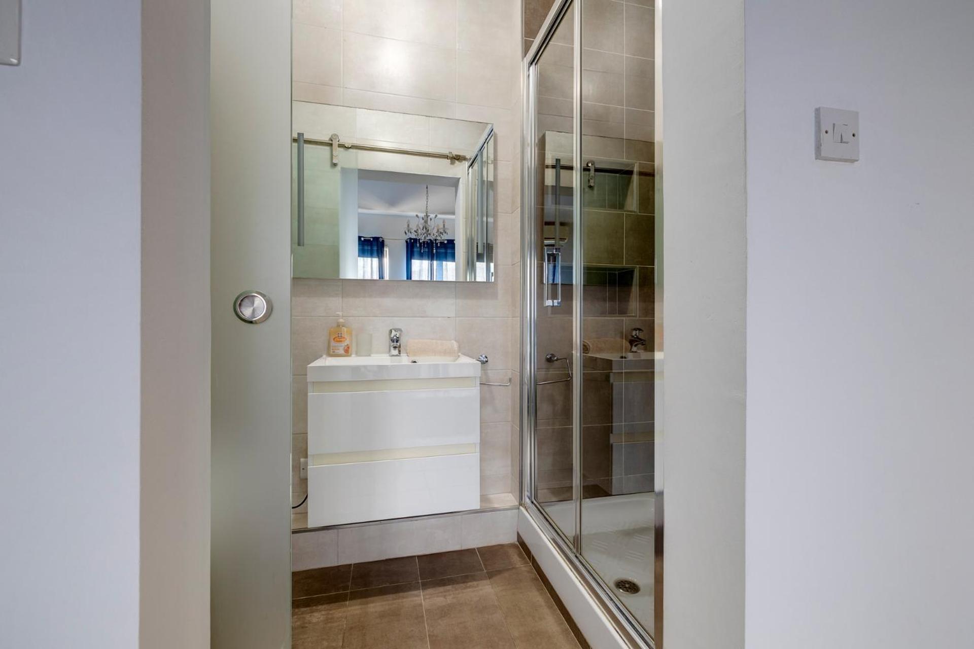 Modern 2Br Sliema Apartment Екстериор снимка